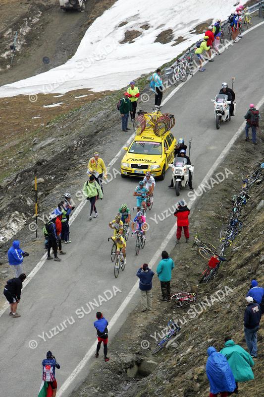 Peloton on Colle dell'Agnello015p.jpg